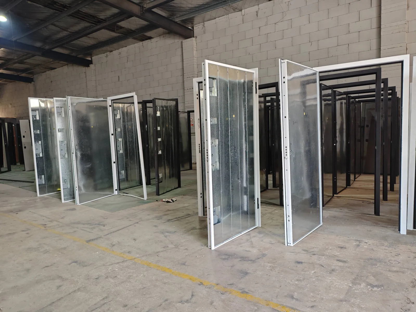 Puertas acorazadas terminadas en el taller de AcoraDoor